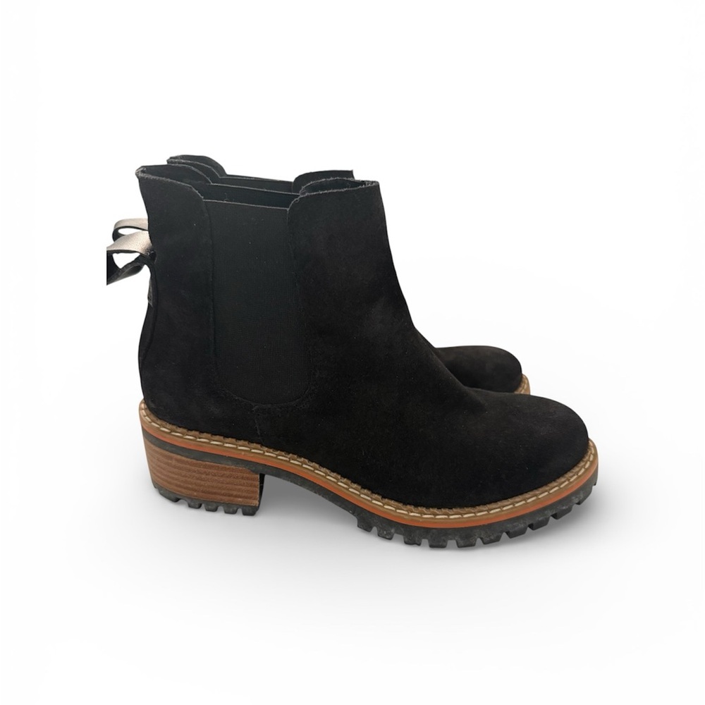 Bertuchi Elegant Black Ankle Booties with Bow Detail